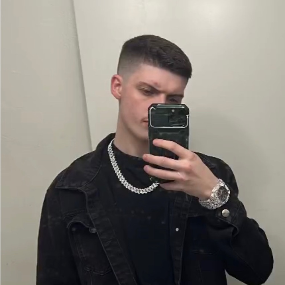 Meet your Posher, Zachary